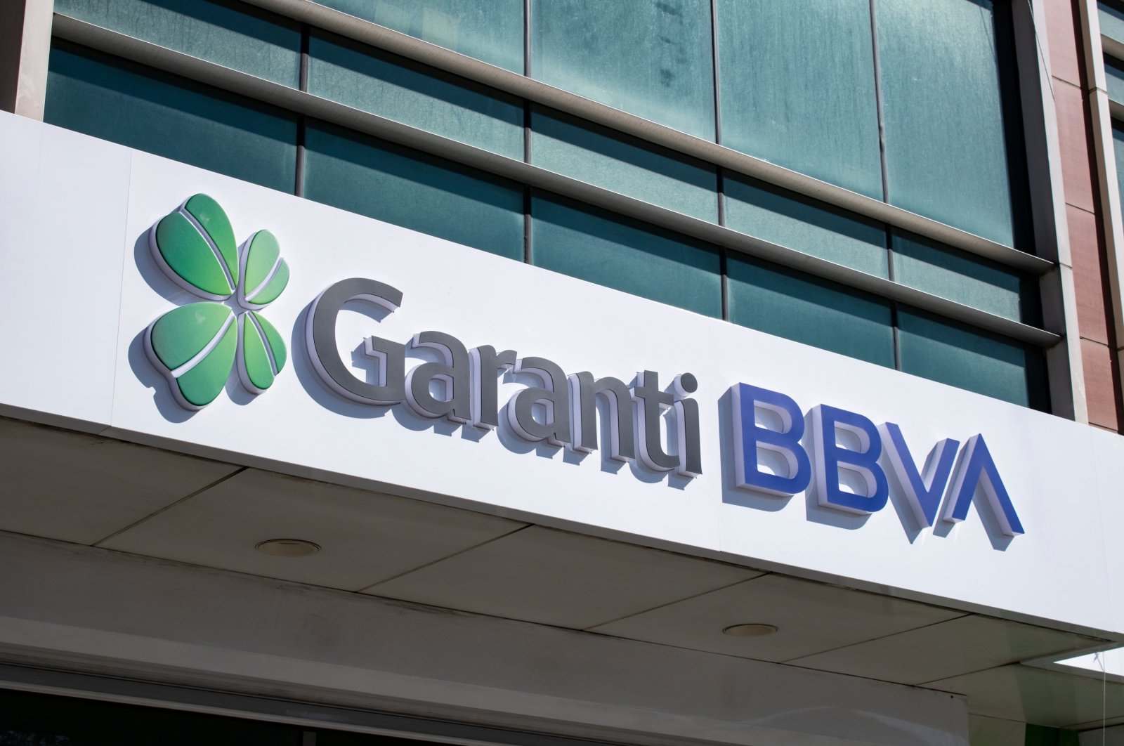 Spain's BBVA ups lira offer for Turkish bank Garanti