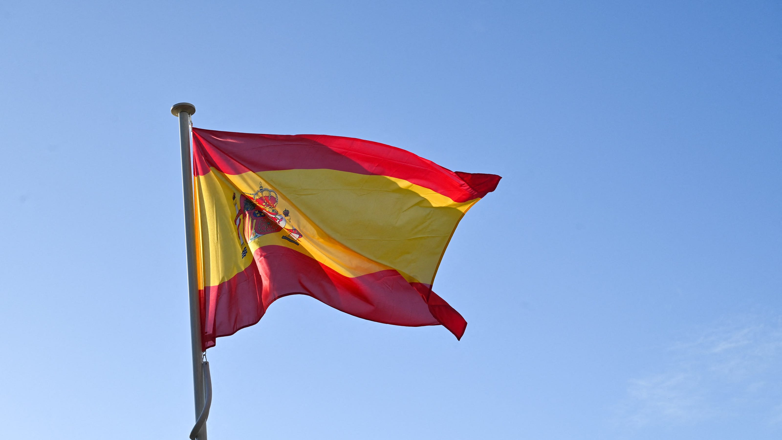 British man plunges to death while climbing bridge in Spain to create social media content