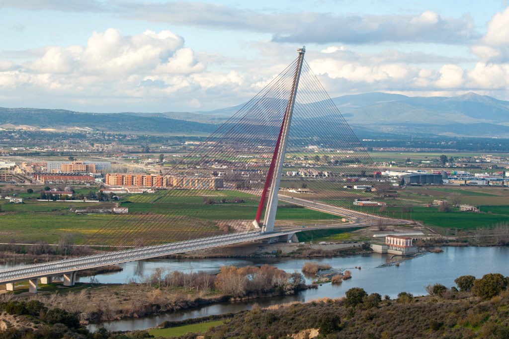 Social media influencer falls to his death during publicity stunt